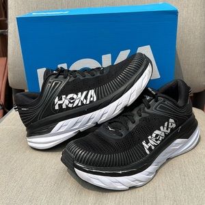 Hoka bondi 7 size 7 black in excellent condition!
